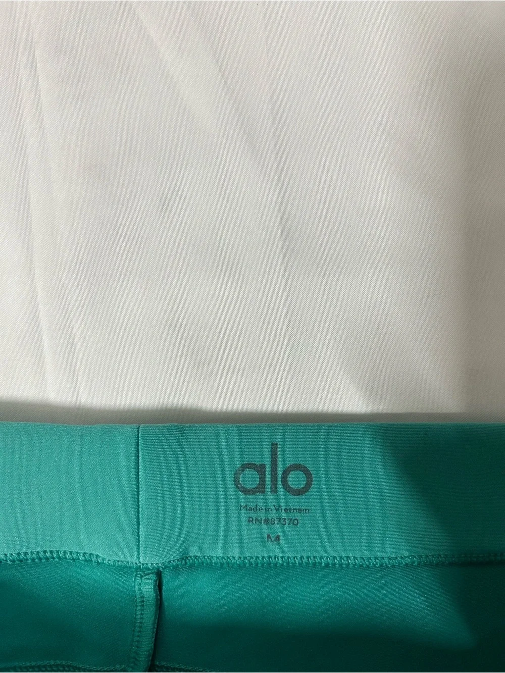 ALO Yoga sleek supportive